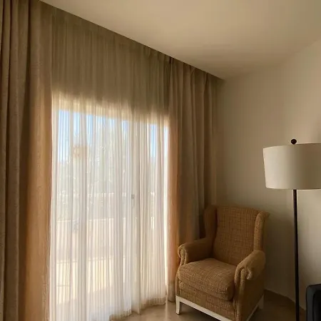 Amplio En Golf Apartment *
